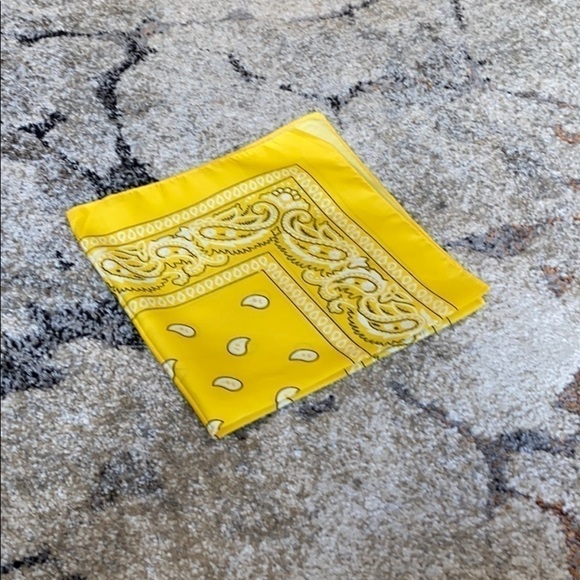 Accessories - Brand new yellow bandanna
